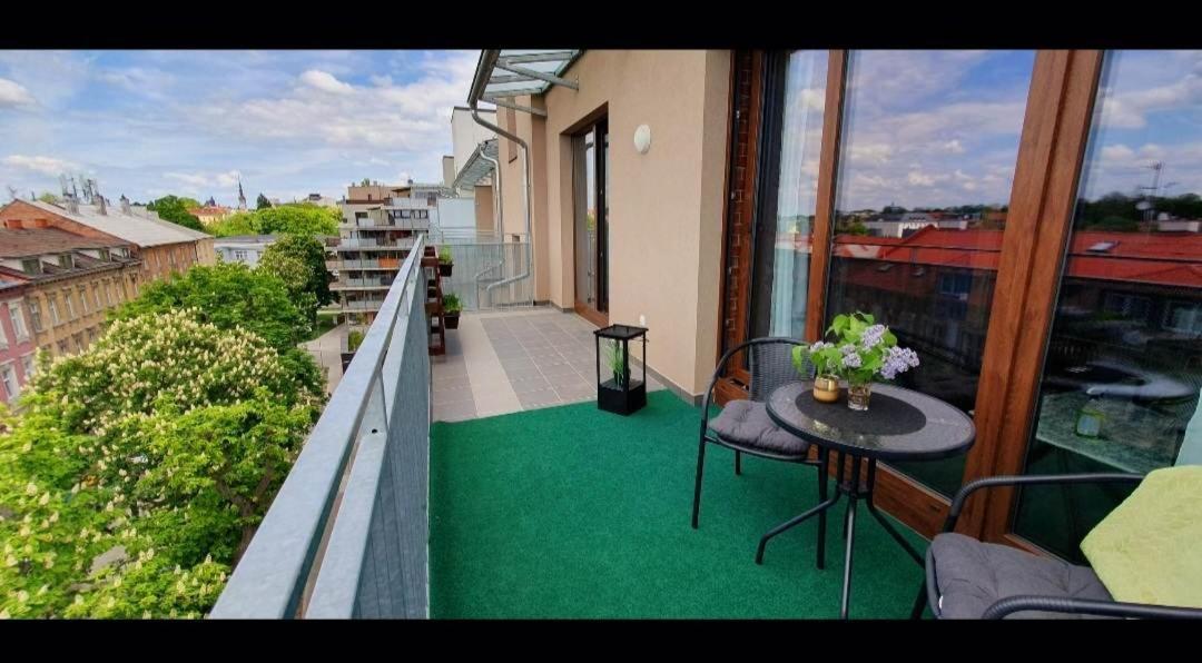 Apartman Jako Doma Ołomuniec Zewnętrze zdjęcie